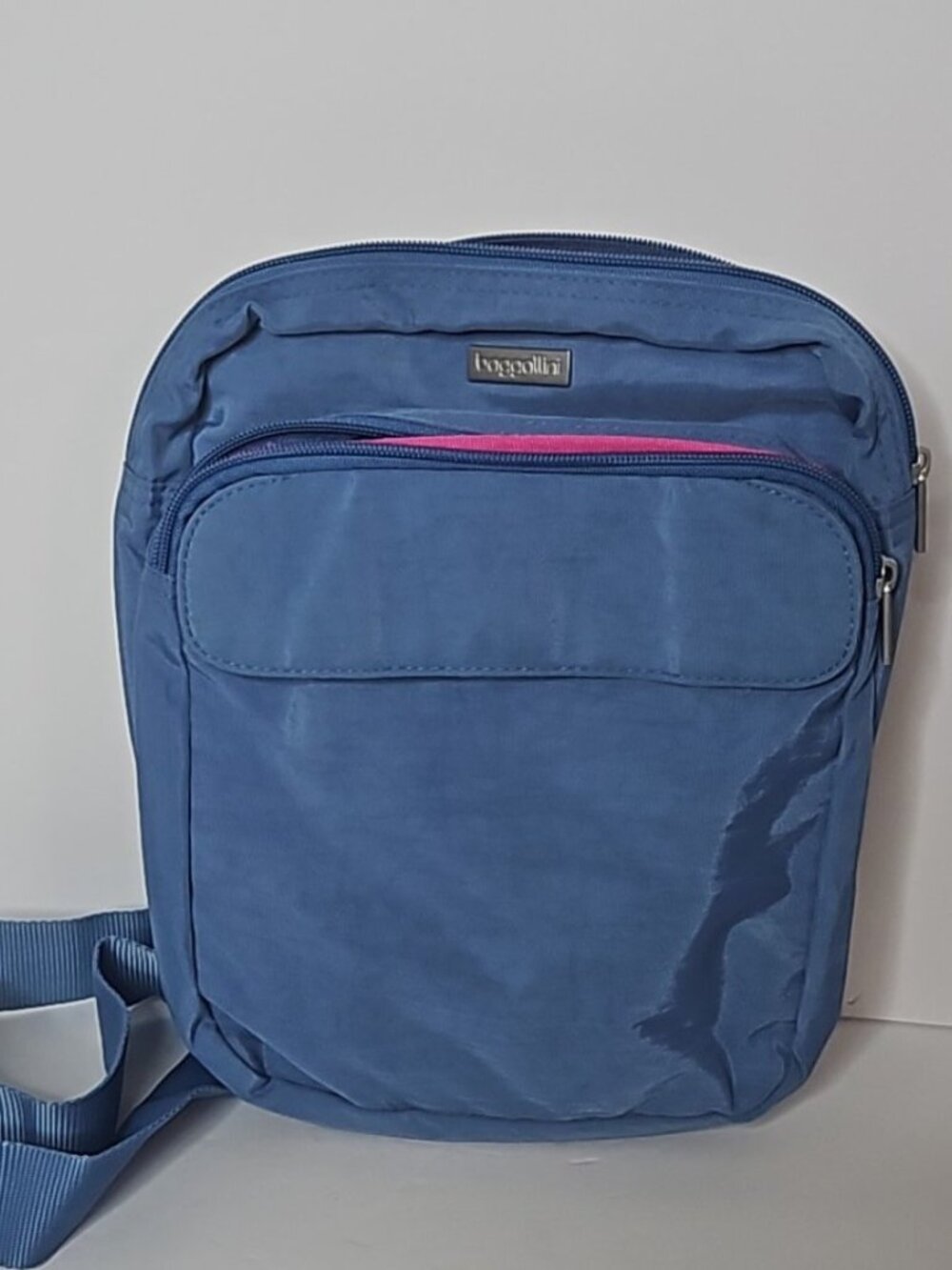 Baggallini sling bag